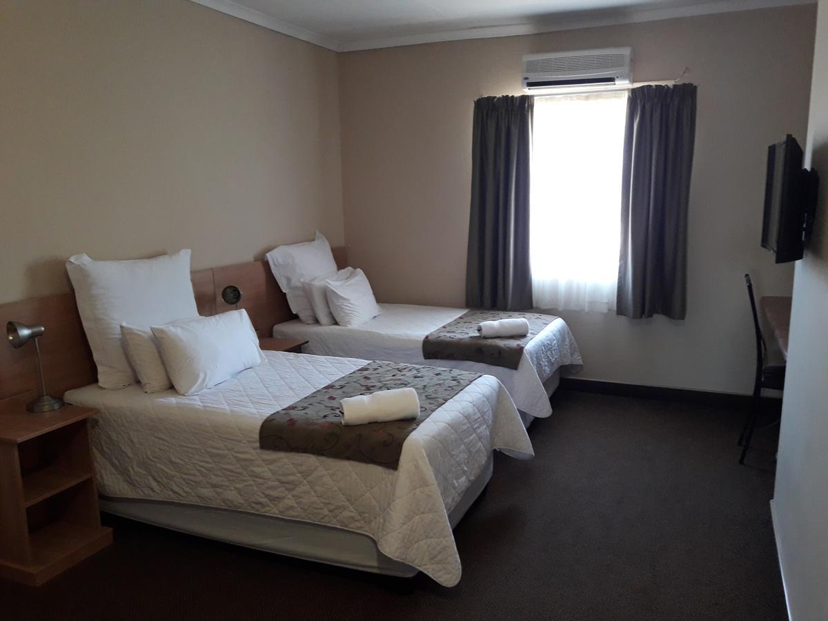 Airport Hotel Kimberley Exterior photo